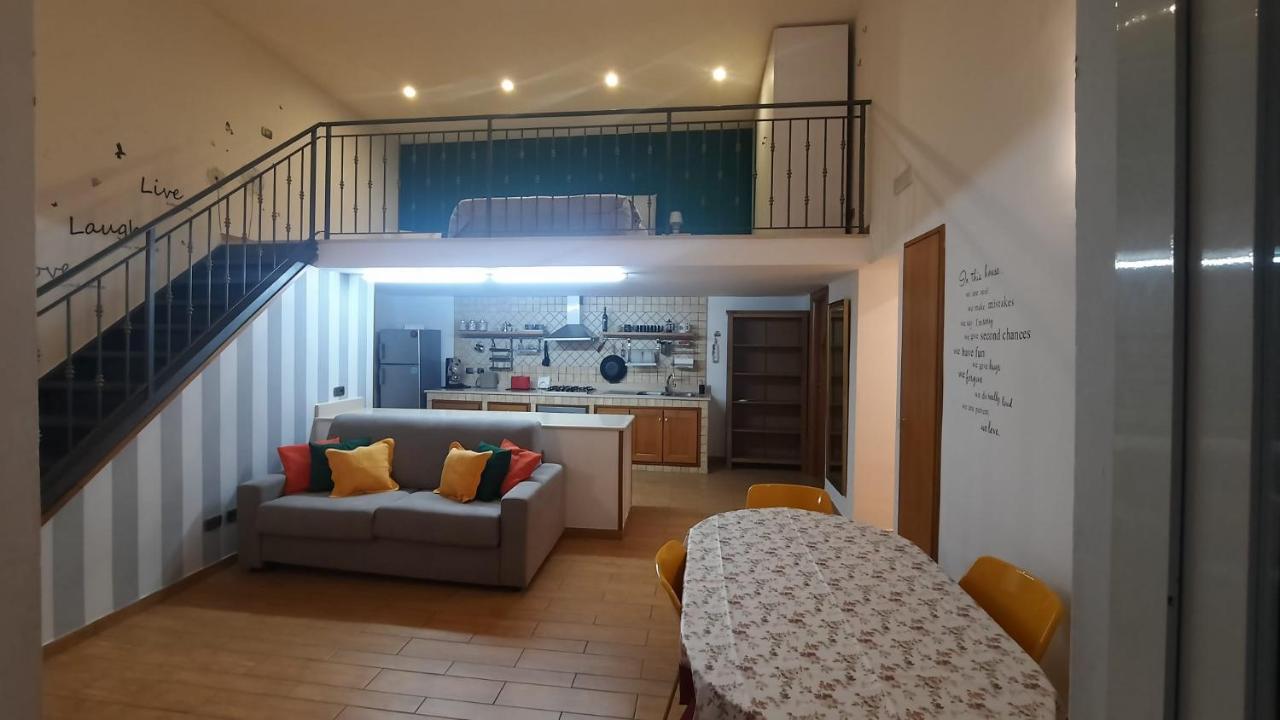 White Home Quartieri Spagnoli ナポリ エクステリア 写真