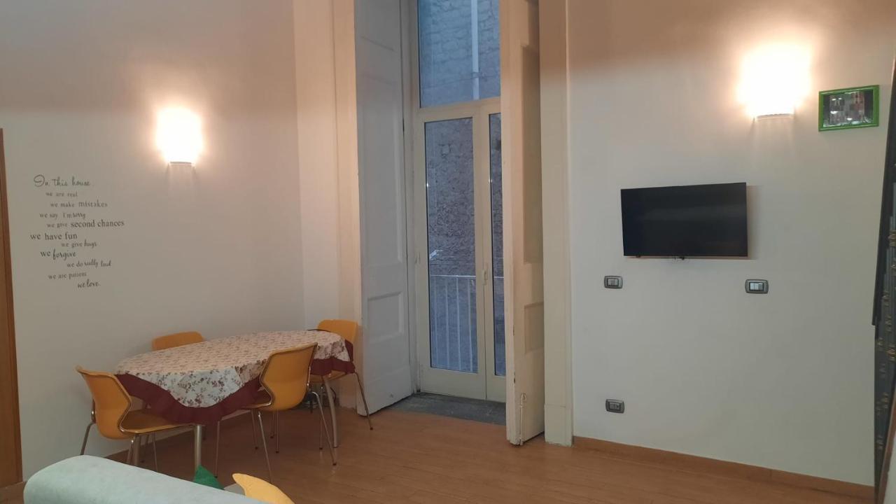 White Home Quartieri Spagnoli ナポリ エクステリア 写真
