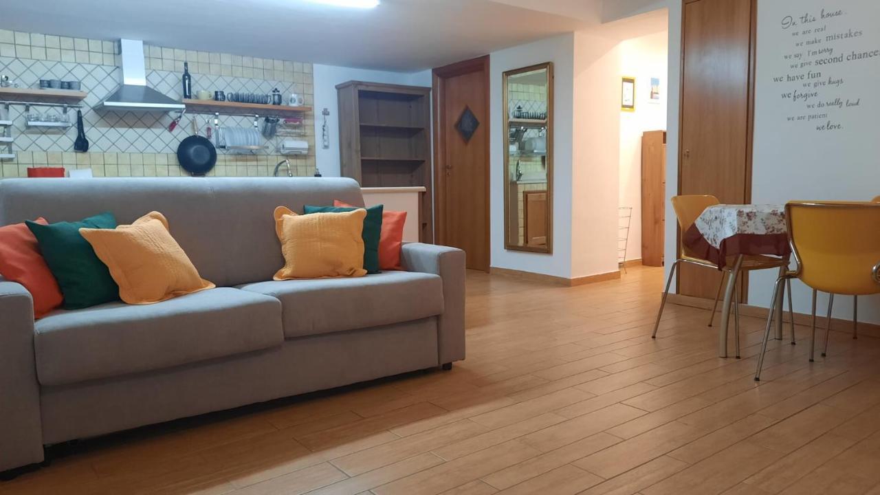 White Home Quartieri Spagnoli ナポリ エクステリア 写真