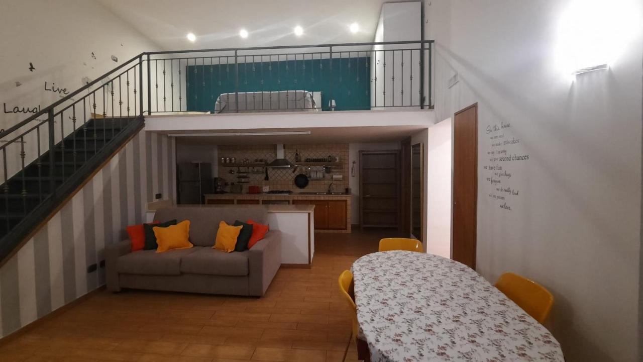 White Home Quartieri Spagnoli ナポリ エクステリア 写真
