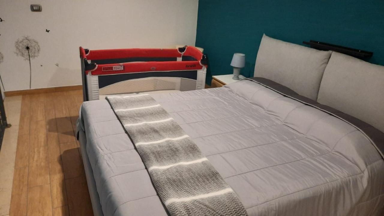 White Home Quartieri Spagnoli ナポリ エクステリア 写真