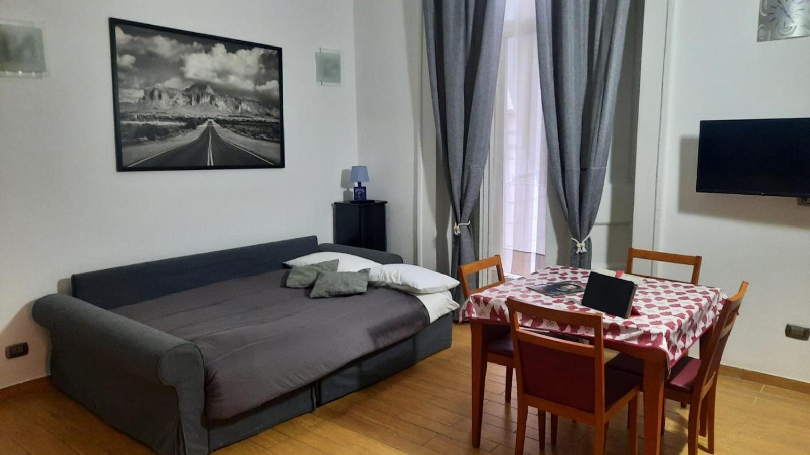 White Home Quartieri Spagnoli ナポリ エクステリア 写真