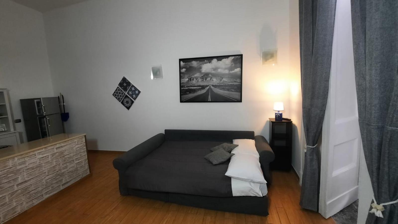 White Home Quartieri Spagnoli ナポリ エクステリア 写真