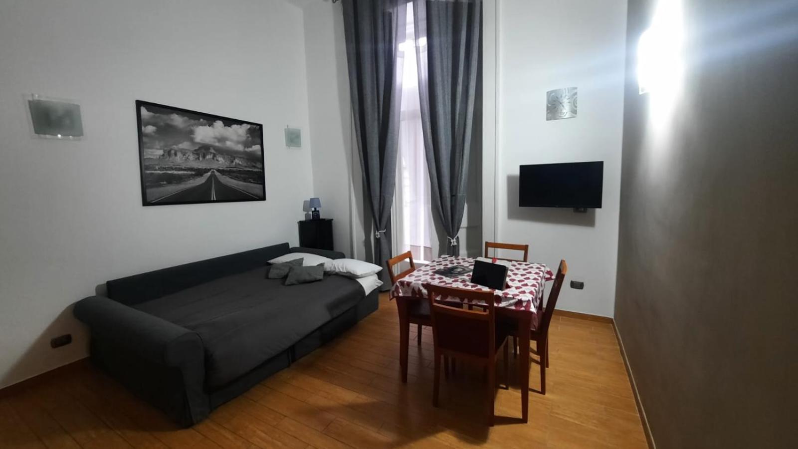 White Home Quartieri Spagnoli ナポリ エクステリア 写真