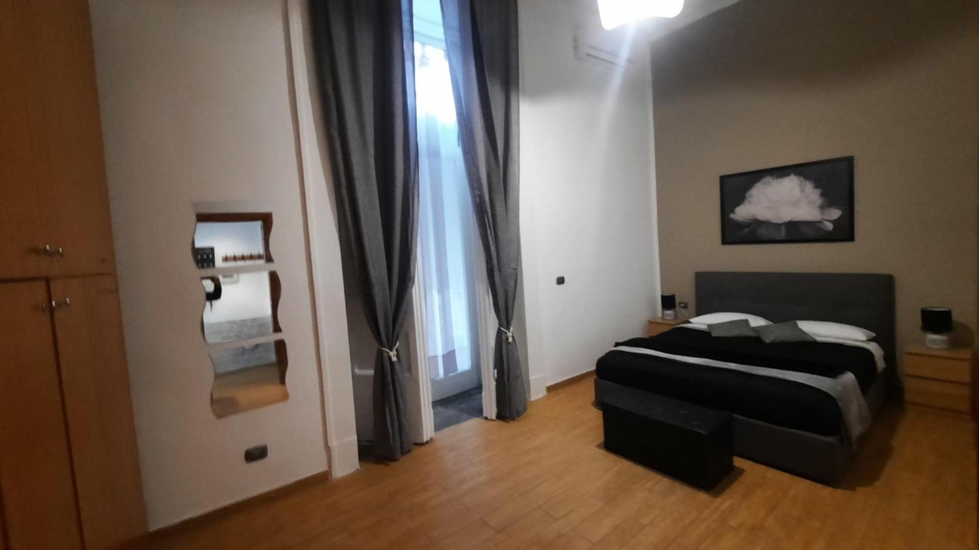 White Home Quartieri Spagnoli ナポリ エクステリア 写真